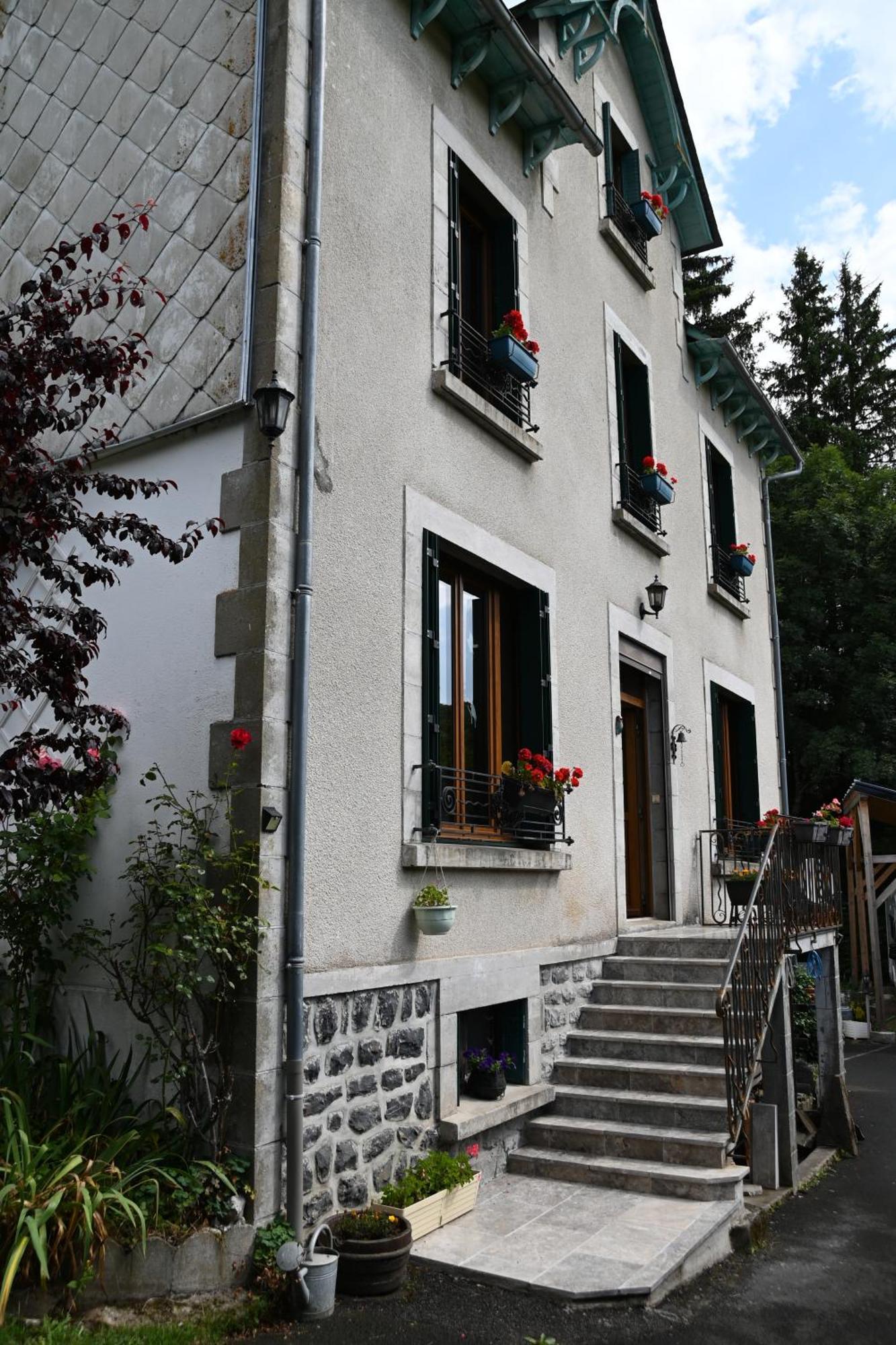 Bed and Breakfast Le Deyran Égliseneuve-dʼEntraigues Esterno foto